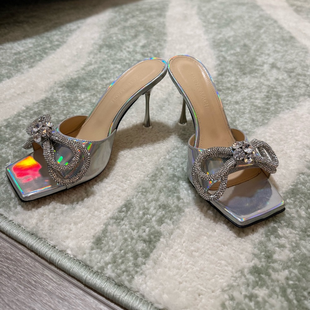 Mach & Mach Bow Heel